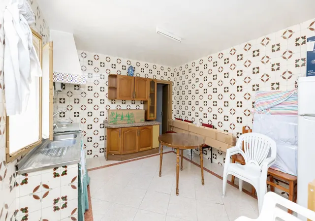 ¡CASA EN UNA SOLA PLANTA, CREA TU VIVIENDA IDEAL EN ALBOLOTE! Casa en una sola planta con patio, garaje y un gran potencial. — 7