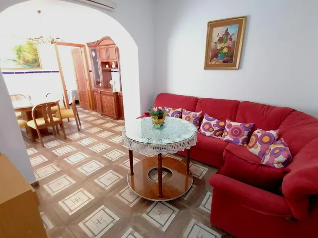 Casa en Alquiler con Patio y 3 Dormitorios — 8