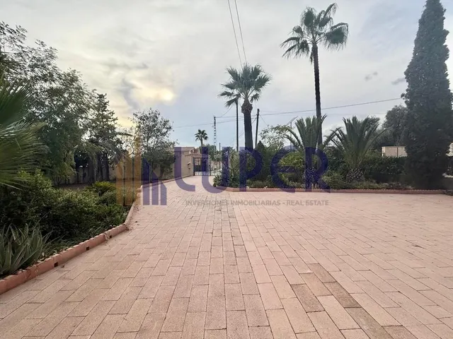 Chalet en San Vicente del Raspeig, zona Canastell con 2 viviendas — 28