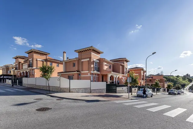 Casa pareada con piscina y vistas despejadas en Huétor Vega — 37