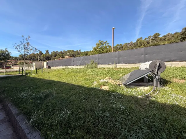 CASA SEMINUEVA CON GRAN PARCELA Y MUCHAS POSIBILIDADES — 39