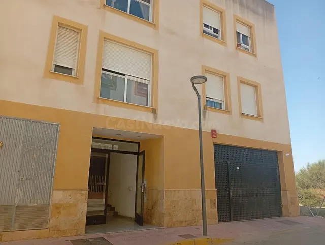Amplio Piso de 2 habitaciones en el Corazón de Vera