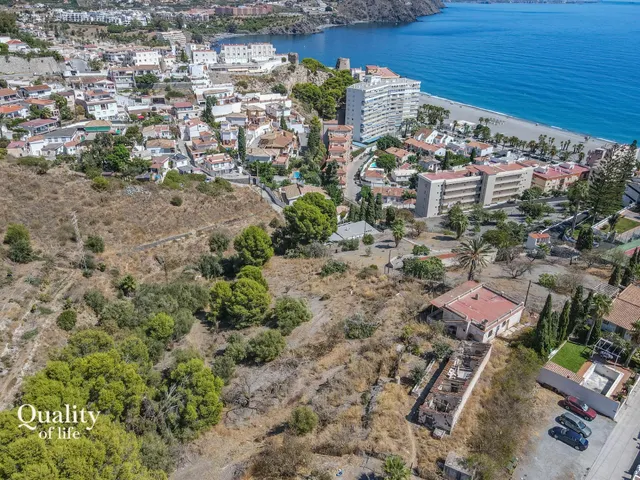 FINCA CON VISTAS AL MAR · DOBLE ACCESO · A 2 MINUTOS DE LA PLAYA · GRAN POTENCIAL RESIDENCIAL — 9