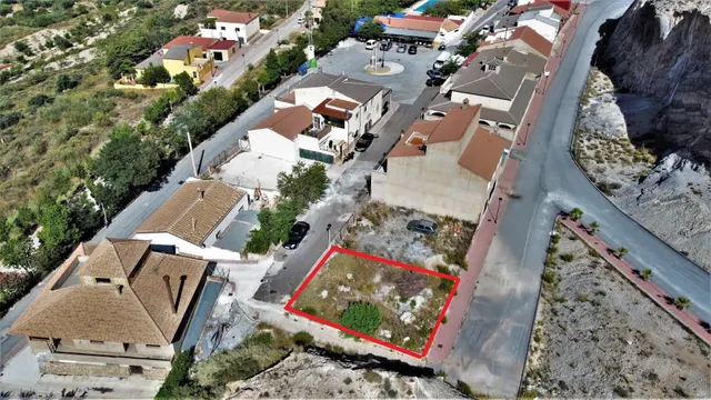 Solar en pueblo tranquilo en plena expansión con piscina mun - foto 3