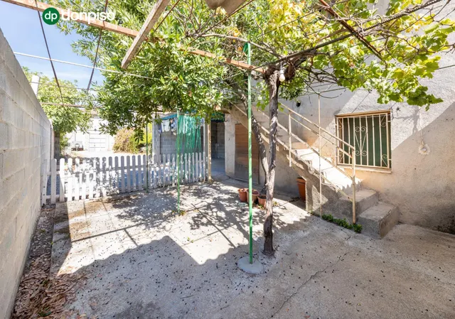 ¡CASA EN UNA SOLA PLANTA, CREA TU VIVIENDA IDEAL EN ALBOLOTE! Casa en una sola planta con patio, garaje y un gran potencial. — 20