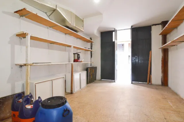Urbis te ofrece un local en venta en zona Vidal, Salamanca. — 29