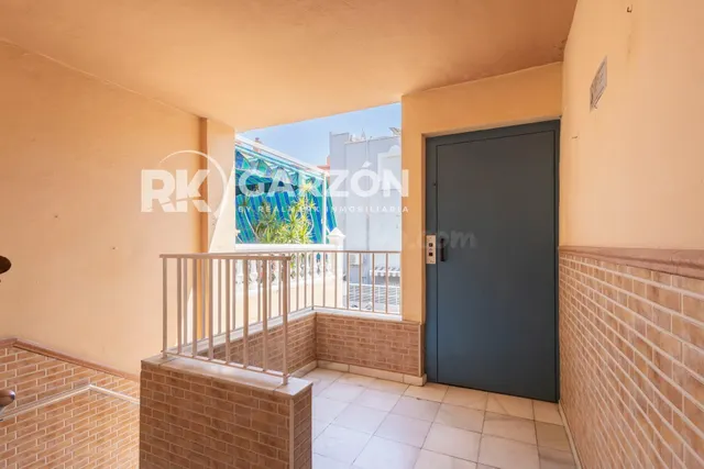 CHALET ADOSADO EN CORTIJO GRANDE CON ASCENSOR Y GARAJE DE 80 - foto 3