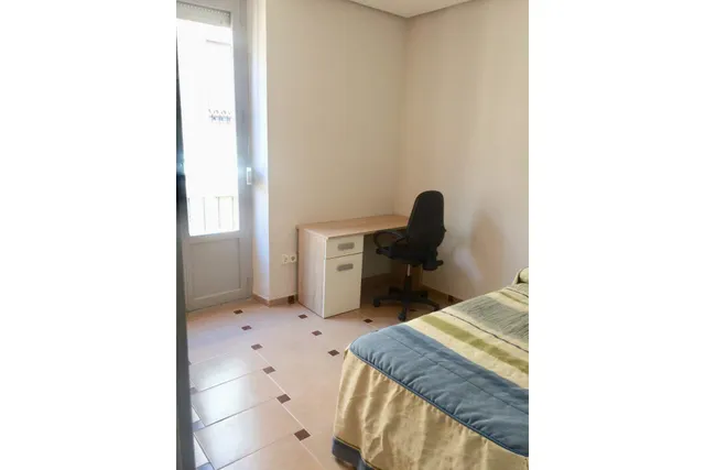 ALQUILER  habitaciones ESTUDIANTES CENTRO — 18