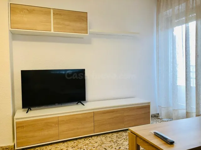 Piso céntrico para alquiler anual en Guardamar - Disponible  - foto 4