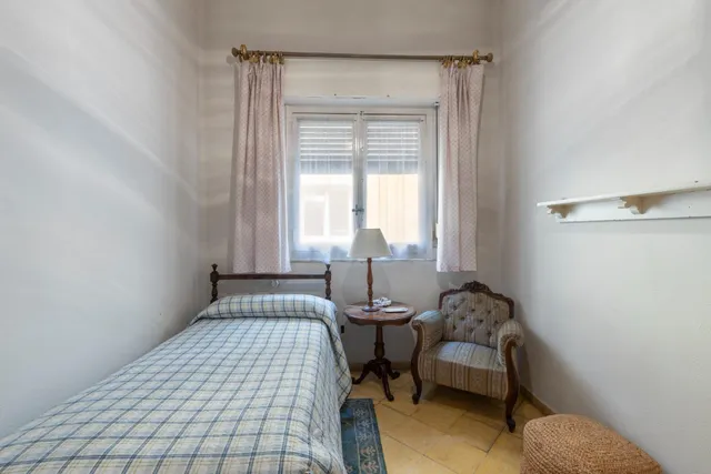 EXCLUSIVA VIVIENDA SEÑORIAL EN ANGEL GANIVET, EN PLENO CORAZON DE GRANADA — 21