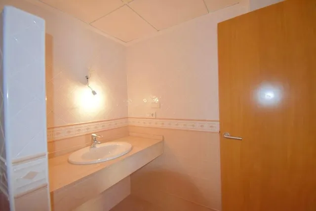 Amplio piso SE VENDE en Torrevieja – 3 habitaciones, terraza y garaje incluido — 29