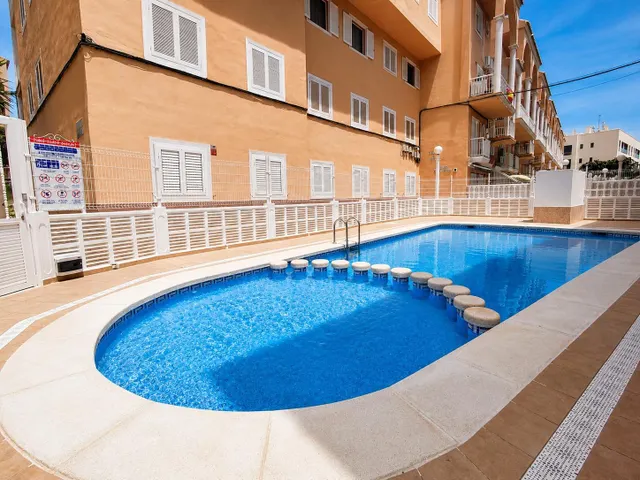 APARTAMENTO A 1OO METROS DE LA PLAYA — 17