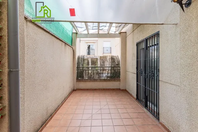 AMPLIA CASA DE 5 DORMITORIOS EN ALHENDÍN, GRANADA — 10
