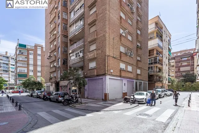 Piso reformado en Avenida Barcelona — 19