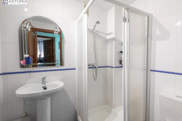 PISO VPO DE CUATRO DORMITORIOS CON GARAJE EN PADRE CLARET — 11