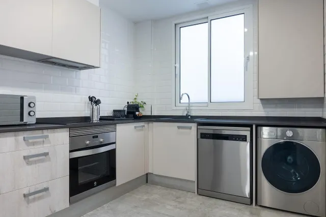 Exclusivo piso de 130 m2 y 4 dormitorios junto al Ayuntamiento de Valencia — 17