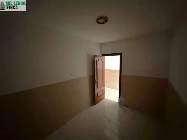 Casa con grandes terrazas y potencial de reforma en Sabadell Norte — 6