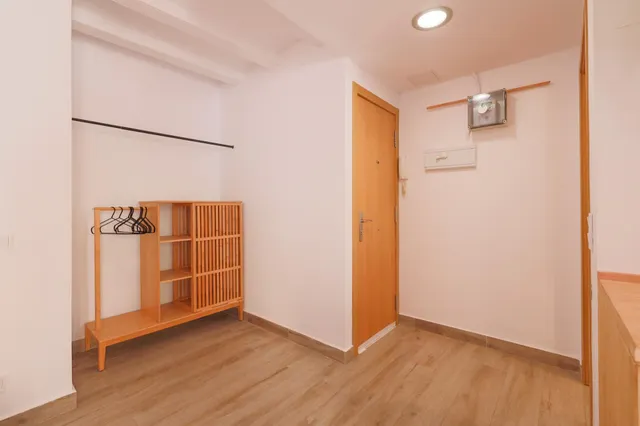 LOFT DE ALQUILER TEMPORAL CON ASCENSOR EN EL RAVAL — 8