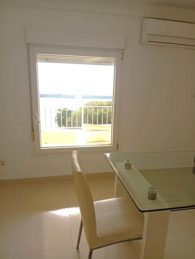 Amplio y luminoso piso de 3 dormitorio con impresionantes vistas al mar en la Carihuela, Torremolinos — 14