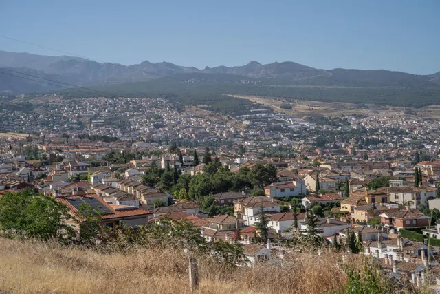 ¡OPORTUNIDAD ÚNICA! Solar urbano con proyecto de diseño visado de regalo en Huétor Vega — 17
