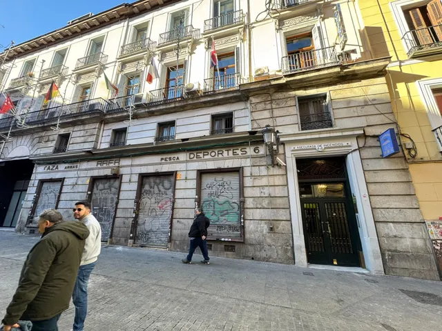 calle Espoz y Mina inmueble para convertir en apartamentos d - foto 2