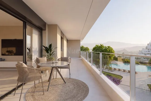 Tu nuevo hogar en AURA: 3 dormitorios, terraza y piscina.