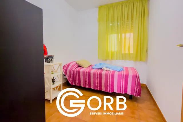 Amplio piso con vistas al mar, 4 habitaciones, ascensor y parking incluido en ronda rocablanca — 24