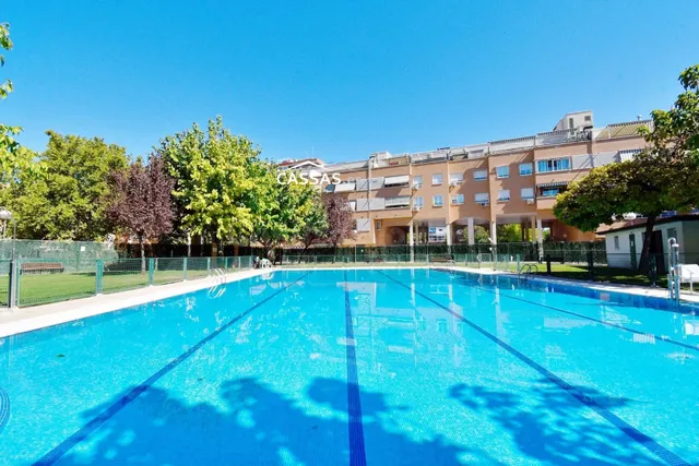 ZONA TORRENIEVE - 3 habitaciones, 2 baños, terraza, piscina, - foto 2