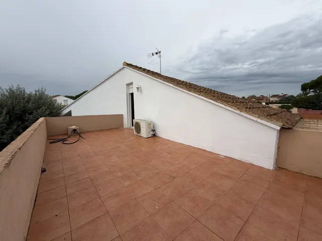 INTERESANTE CHALET EN LA POBLA DE VALLBONA — 25