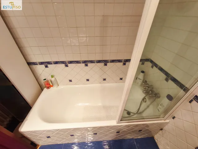 ¡5 habitaciones Y 2 BAÑOS EN PLENO CENTRO! 144 m2 EN CALLE GENERAL ÁLAVA — 37