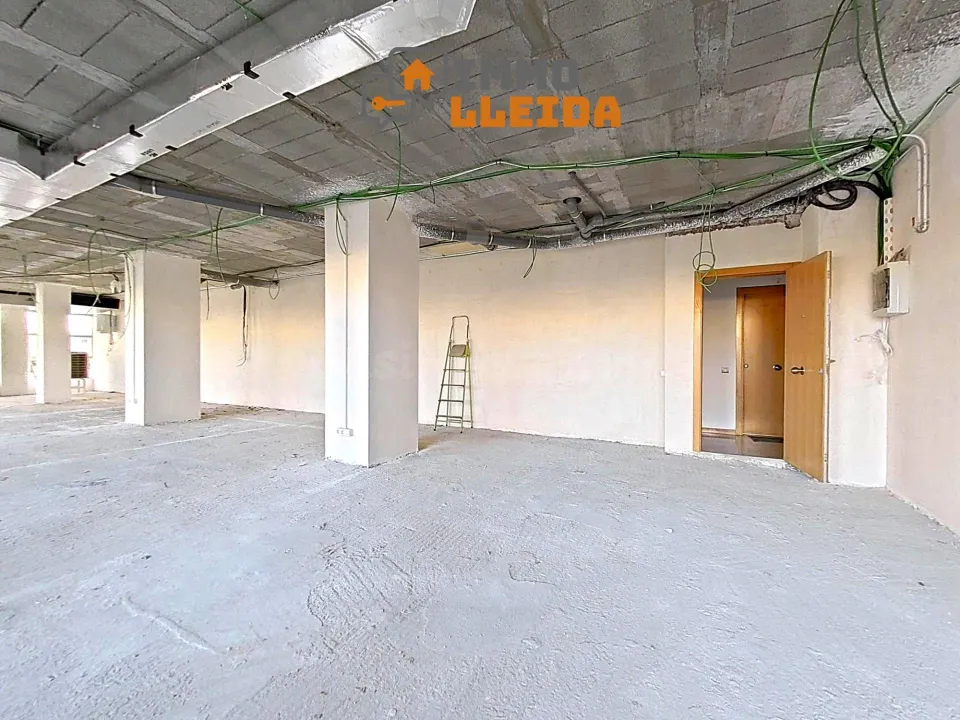 OPORTUNIDAD Local comercial en altillo