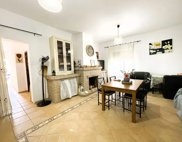 Casa Independiente de una planta en Villaverde. Sevilla. - foto 2