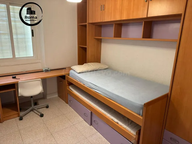 Magnifico piso de estudiantes muy soleado de tres habitacion - foto 3