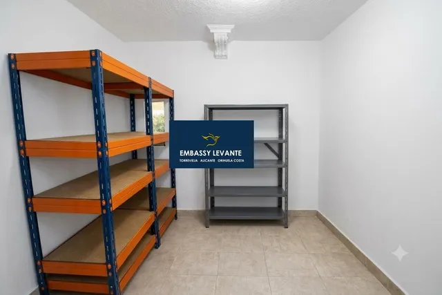 VENTA de DOS LOCALES en ZONA PREMIUM de OCIO  + vivienda de tres dormitorios  ZONA CENTRO PASEO MARITIMO — 10