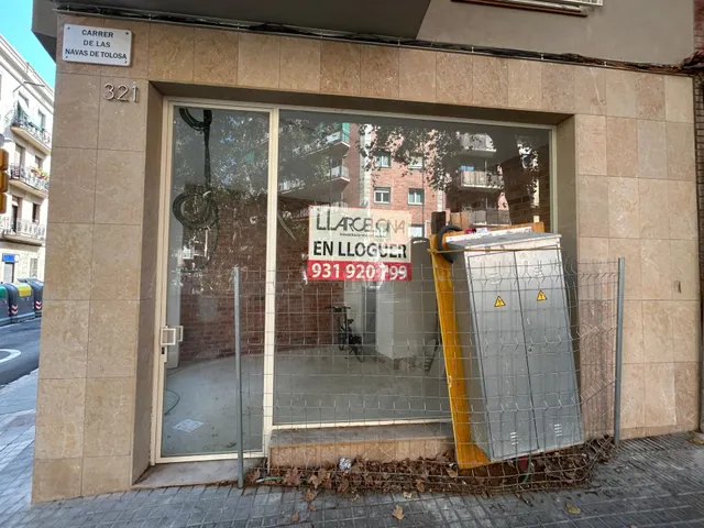 LOCAL COMERCIAL DE OBRA NUEVA A ESTRENAR EN PLENA CALLE NAVAS DE TOLOSA, ESQUINA CON BESALÚ — 8