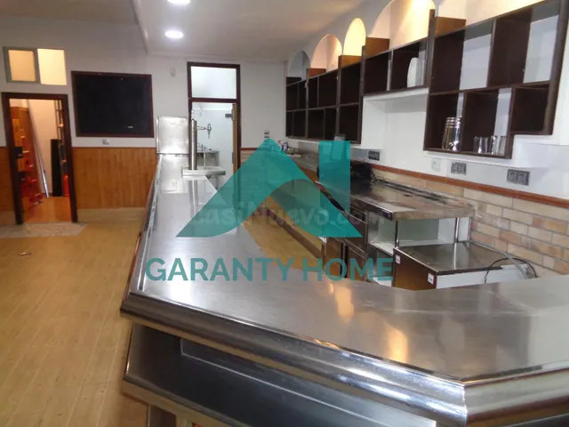 SE VENDE BAR EN HERNÁN CORTÉS - foto 3