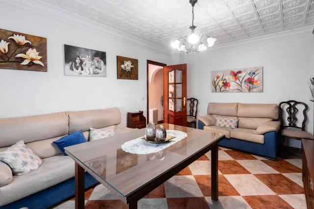 CASA DE UNA PLANTA EN BDA LA MILAGROSA — 2