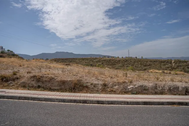 Terreno urbano de 750 m2 en Altos de La Zubia. Parcelas 14 de la manzana L y parcela 17 de la manzana M — 9
