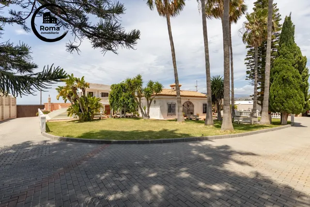 VILLA EN EL PUNTALÓN. MOTRIL