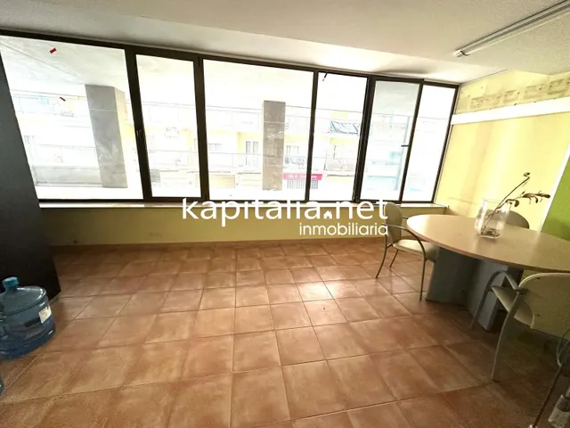 Amplia oficina en alquiler y venta en Ontinyent (Valencia) — 10
