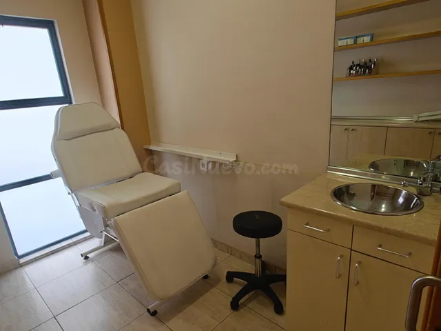 SE VENDE PELUQUERIA CON TIENDA Y MAQUINARIA EN ANDOAIN — 4