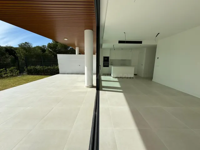 Bajo con terraza 51 m2 y jardín 50 m2 - foto 4
