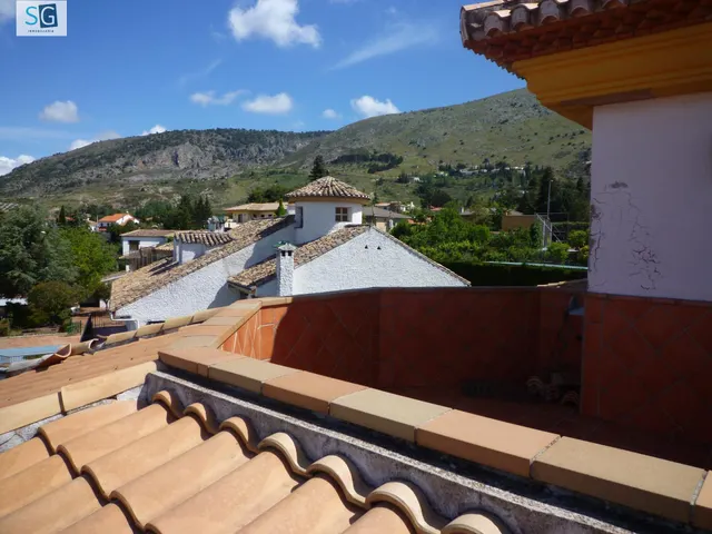 Chalet independiente con vistas panorámicas a Granada — 35