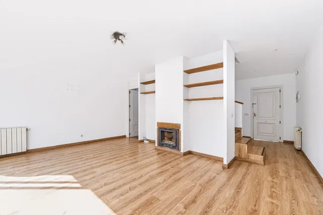 Chalet en pleno centro de Torrelodones, para disfrutar de la comodidad de tenerlo todo cerca sin renunciar al espacio de una vivienda unifamiliar. — 6