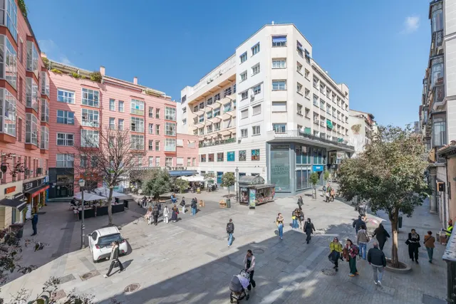 PISO EN FUENCARRAL, TOTALMENTE EQUIPADO Y CON RENTABILIDAD DEL 3,7 % — 24