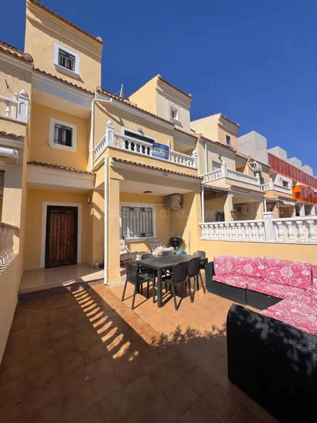 Casa 3 habitaciones 140m² en venta - Lomas de Don Juan