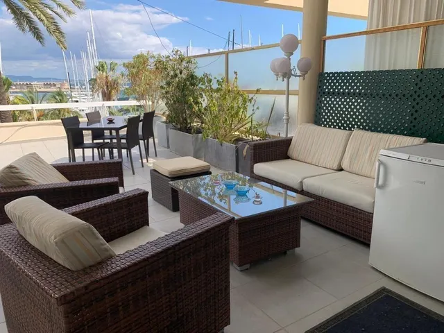 Impresionante Apartamento de Diseño Alquiler Temporada hasta 8 meses Paseo Marítimo primera línea de mar — 28
