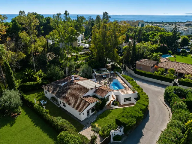 Chalet 4 habitaciones 400m² en venta - Marbella