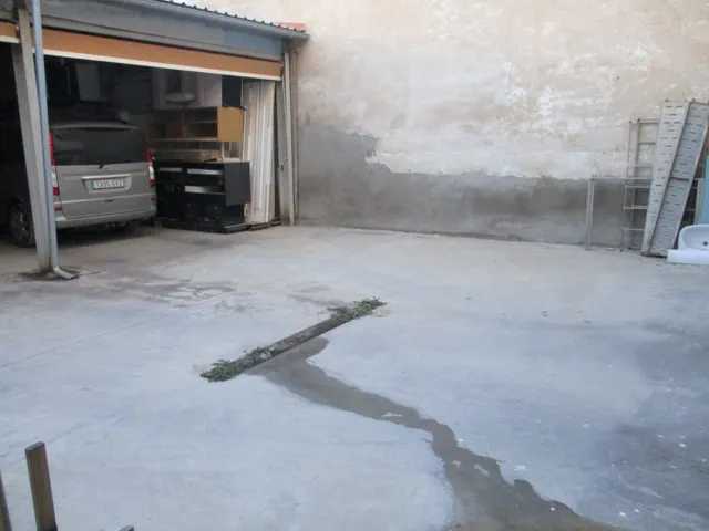 LOCAL COMERCIAL CON PATIO Y GARAJE — 4