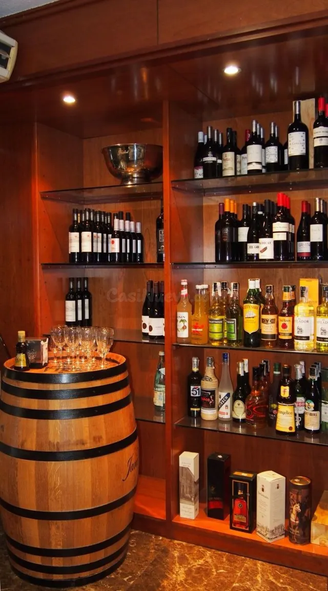 Magnífico local comercial orientado a tienda de comidas preparadas!! — 5